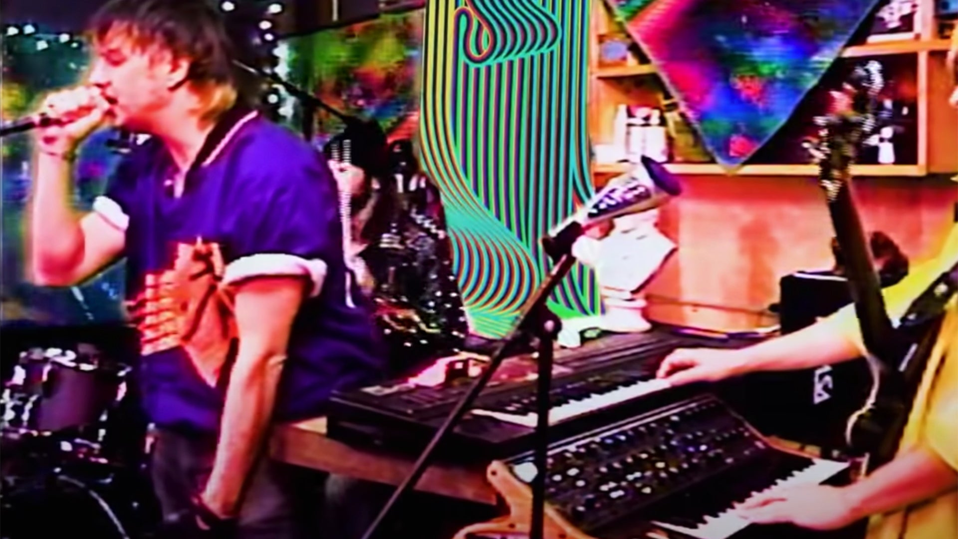 Watch The Voidz perform Alien Crime Lord on Jimmy Fallon